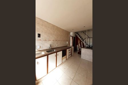 Casa à venda com 140m², 3 quartos e sem vaga Casa à venda com 140m², 3 quartos e sem vagaCozinha