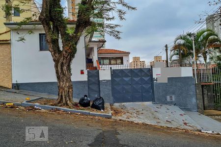 Studio para alugar com 35m², 1 quarto e sem vaga Studio para alugar com 35m², 1 quarto e sem vagaFachada