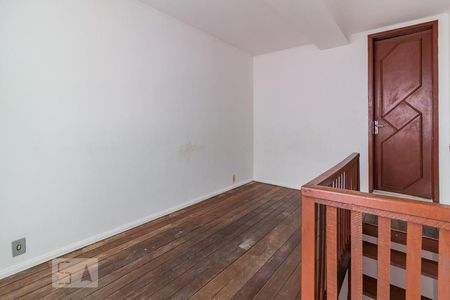 Dormitório de kitnet/studio à venda com 1 quarto, 32m² em Partenon, Porto Alegre
