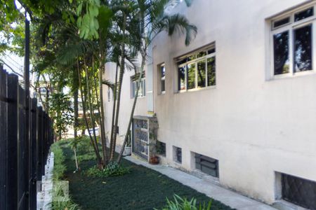 Apartamento à venda com 70m², 2 quartos e sem vagaÁrea comum