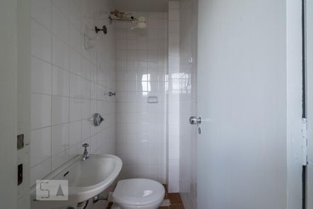 Banheiro de apartamento para alugar com 2 quartos, 69m² em Santo Antônio, Belo Horizonte