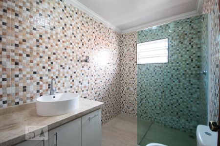 Casa para alugar com 250m², 3 quartos e 4 vagas Casa para alugar com 250m², 3 quartos e 4 vagasBanheiro Corredor