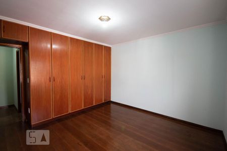 Casa para alugar com 250m², 3 quartos e 4 vagas Casa para alugar com 250m², 3 quartos e 4 vagasQuarto 1