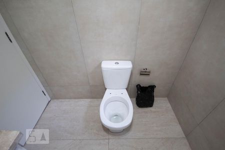 Lavabo de casa para alugar com 3 quartos, 250m² em Cipava, Osasco