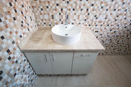 Casa para alugar com 250m², 3 quartos e 4 vagas Casa para alugar com 250m², 3 quartos e 4 vagasBanheiro Corredor