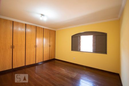 Casa para alugar com 250m², 3 quartos e 4 vagas Casa para alugar com 250m², 3 quartos e 4 vagasQuarto 2