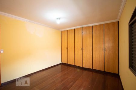 Casa para alugar com 250m², 3 quartos e 4 vagas Casa para alugar com 250m², 3 quartos e 4 vagasQuarto 2