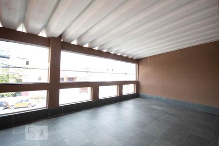 Sacada de casa para alugar com 3 quartos, 250m² em Cipava, Osasco