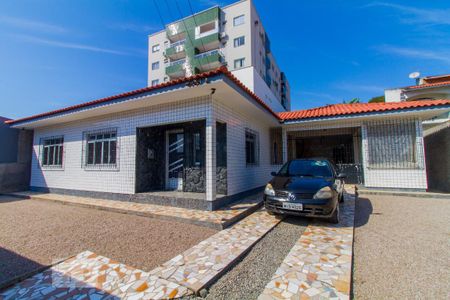 Casa para alugar com 115m², 3 quartos e 3 vagas Casa para alugar com 115m², 3 quartos e 3 vagasFachada