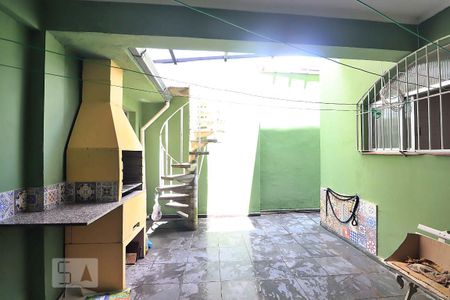Casa à venda com 196m², 3 quartos e 3 vagasQuintal