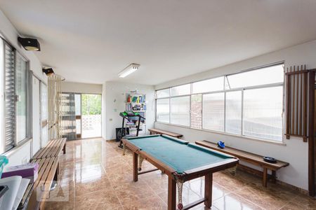 Casa à venda com 360m², 3 quartos e 2 vagas Casa à venda com 360m², 3 quartos e 2 vagasSalão de Jogos