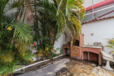 Casa à venda com 360m², 3 quartos e 2 vagas Casa à venda com 360m², 3 quartos e 2 vagasChurrasqueira