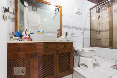 Casa à venda com 360m², 3 quartos e 2 vagas Casa à venda com 360m², 3 quartos e 2 vagasBanheiro da Suíte