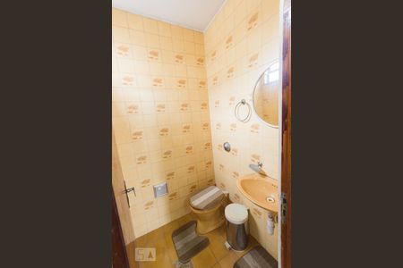 Casa à venda com 360m², 3 quartos e 2 vagas Casa à venda com 360m², 3 quartos e 2 vagasLavabo