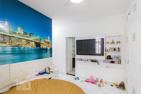 Casa à venda com 360m², 3 quartos e 2 vagas Casa à venda com 360m², 3 quartos e 2 vagasQuarto 3 - Suíte