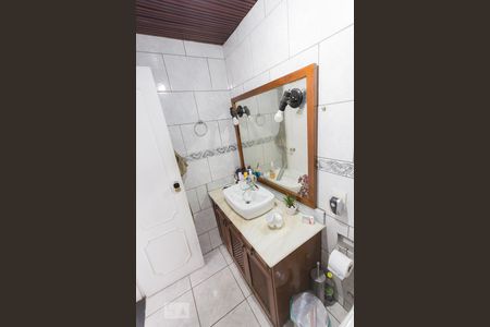Casa à venda com 360m², 3 quartos e 2 vagas Casa à venda com 360m², 3 quartos e 2 vagasBanheiro da Suíte