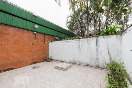 Casa à venda com 360m², 3 quartos e 2 vagas Casa à venda com 360m², 3 quartos e 2 vagasQuintal