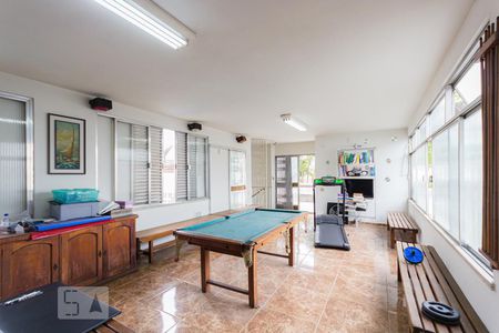 Casa à venda com 360m², 3 quartos e 2 vagas Casa à venda com 360m², 3 quartos e 2 vagasSalão de Jogos