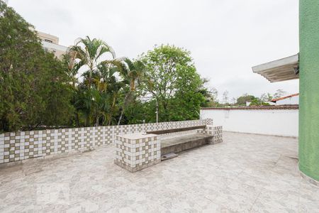 Casa à venda com 360m², 3 quartos e 2 vagas Casa à venda com 360m², 3 quartos e 2 vagasVaranda