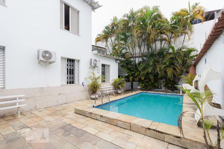 Casa à venda com 360m², 3 quartos e 2 vagas Casa à venda com 360m², 3 quartos e 2 vagasÁrea Externa