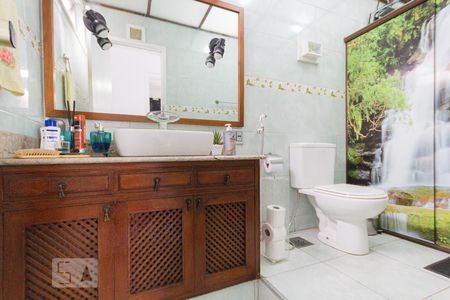 Casa à venda com 360m², 3 quartos e 2 vagas Casa à venda com 360m², 3 quartos e 2 vagasBanheiro Social