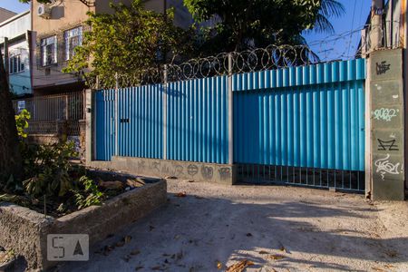 Casa à venda com 100m², 3 quartos e 4 vagasFachada