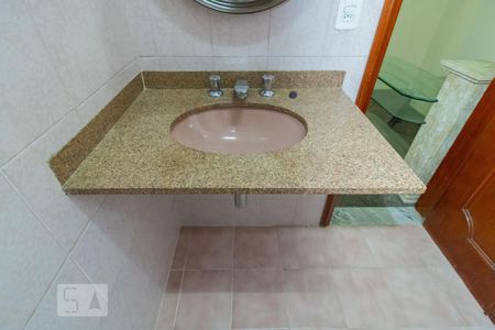 Casa à venda com 100m², 3 quartos e 4 vagasDetalhe do Banheiro Social 1