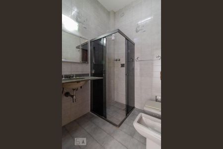 Casa à venda com 100m², 3 quartos e 4 vagasBanheiro da Suíte