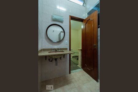 Casa à venda com 100m², 3 quartos e 4 vagasBanheiro Social 1