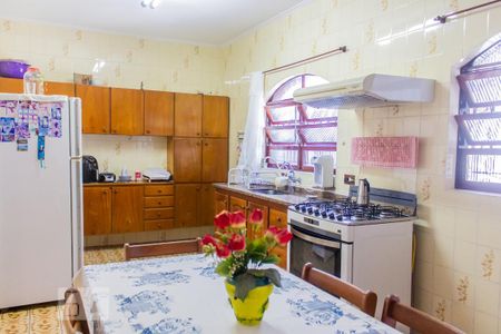 Casa à venda com 141m², 3 quartos e 3 vagas Casa à venda com 141m², 3 quartos e 3 vagasCozinha