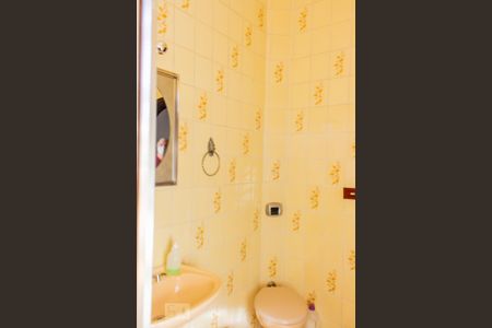 Casa à venda com 141m², 3 quartos e 3 vagas Casa à venda com 141m², 3 quartos e 3 vagasBanheiro