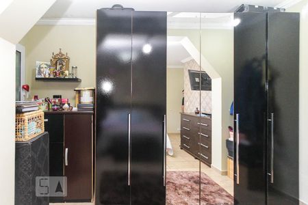 Casa à venda com 260m², 4 quartos e 3 vagasSuite