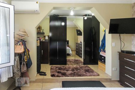 Casa à venda com 260m², 4 quartos e 3 vagasSuite