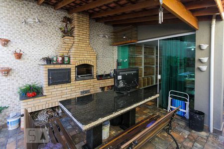 Casa à venda com 260m², 4 quartos e 3 vagasChurrasqueira