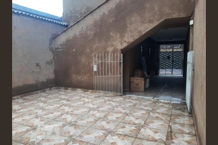 Casa para alugar com 95m², 3 quartos e 2 vagasQuintal