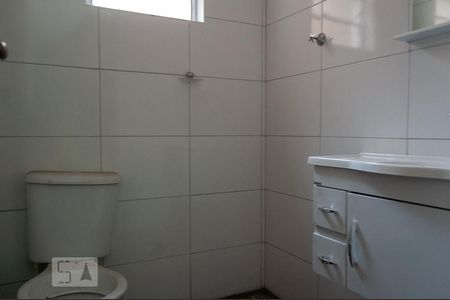 Lavabo de casa para alugar com 3 quartos, 95m² em Jardim Vila Formosa, São Paulo