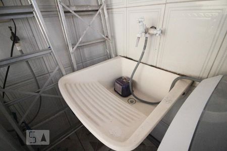 Casa à venda com 80m², 3 quartos e 1 vagaarea de serviço