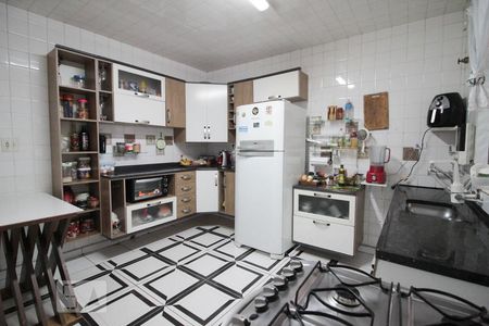 Casa à venda com 80m², 3 quartos e 1 vagacozinha