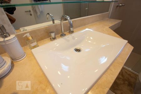 Apartamento à venda com 211m², 3 quartos e 3 vagasBanheiro Suíte 2