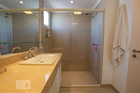 Apartamento à venda com 211m², 3 quartos e 3 vagasBanheiro Suíte 1