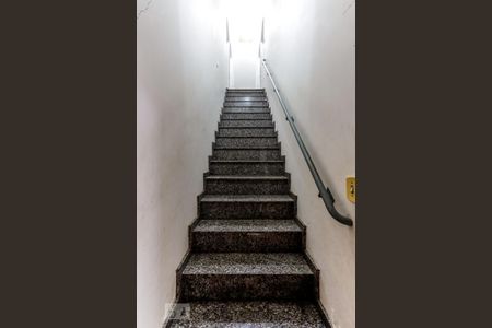 Casa à venda com 240m², 3 quartos e 4 vagasEscadas Entrada