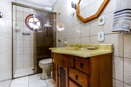 Casa à venda com 240m², 3 quartos e 4 vagasBanheiro