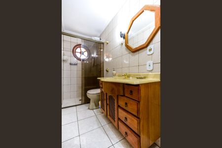 Casa à venda com 240m², 3 quartos e 4 vagasBanheiro