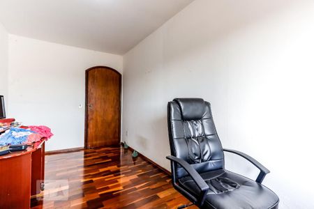 Casa à venda com 240m², 3 quartos e 4 vagasQuarto 2