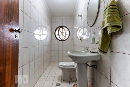 Casa à venda com 240m², 3 quartos e 4 vagasLavabo