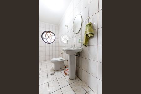 Casa à venda com 240m², 3 quartos e 4 vagasLavabo