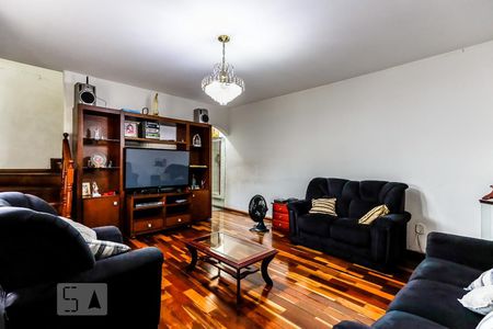 Casa à venda com 240m², 3 quartos e 4 vagasSala