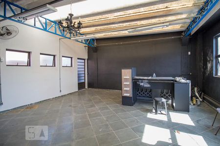 Casa à venda com 277m², 3 quartos e 5 vagas Casa à venda com 277m², 3 quartos e 5 vagasÁrea comum - Salão de festas