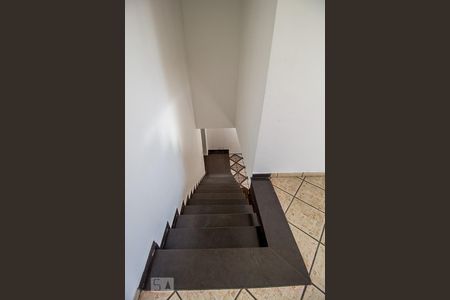 Casa à venda com 277m², 3 quartos e 5 vagas Casa à venda com 277m², 3 quartos e 5 vagasescada para suite