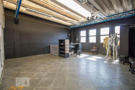 Casa à venda com 277m², 3 quartos e 5 vagas Casa à venda com 277m², 3 quartos e 5 vagasÁrea comum - Salão de festas